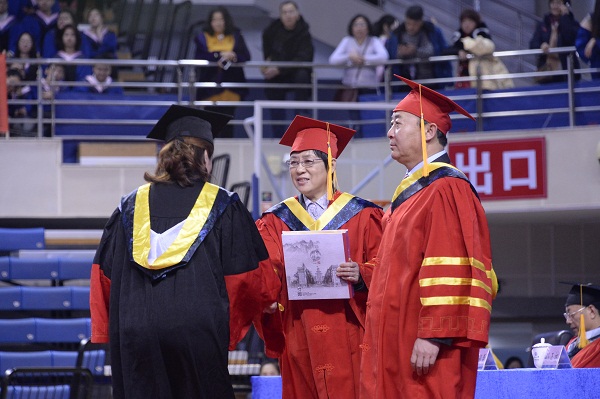 东北大学毕业证样本2019